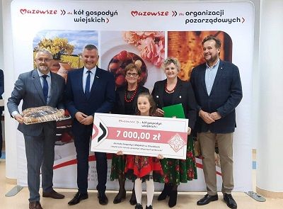 Koło gospodyń wiejskich odbiera dofinansowanie
