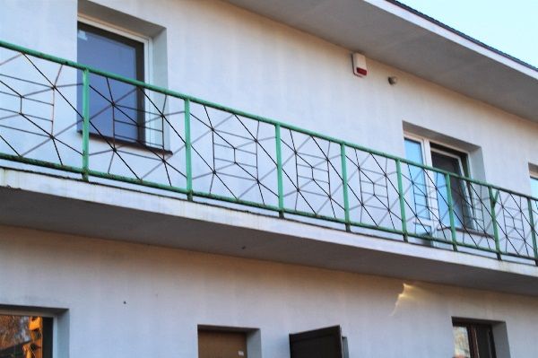 Zdjęcie przedstawia alarm na budynku świetlicy