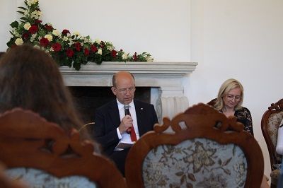 Na zdjęciu Wojewoda Mazowiecki Konstanty Radziwiłł czytający fragment utworu.